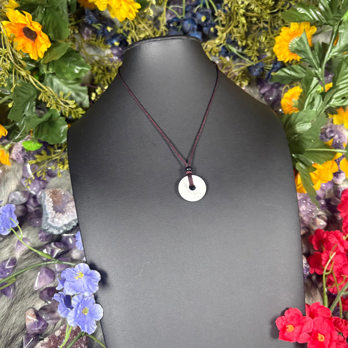 Howlite Eternal Circle Necklace