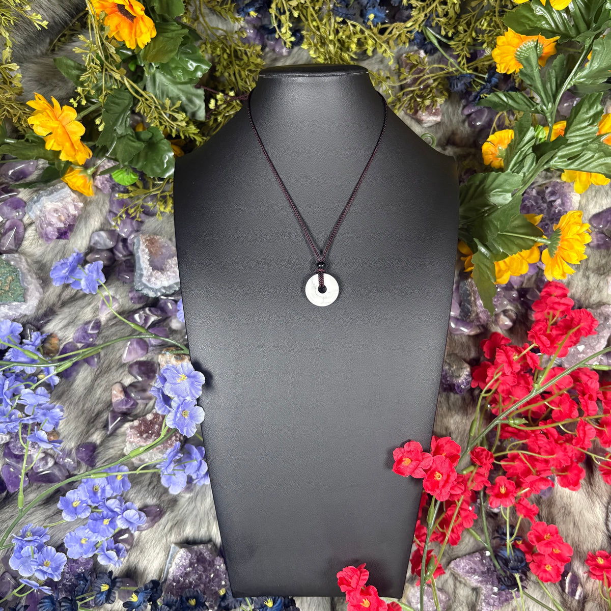 Howlite Eternal Circle Necklace