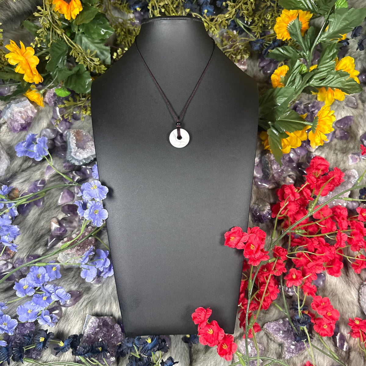 Howlite Eternal Circle Necklace