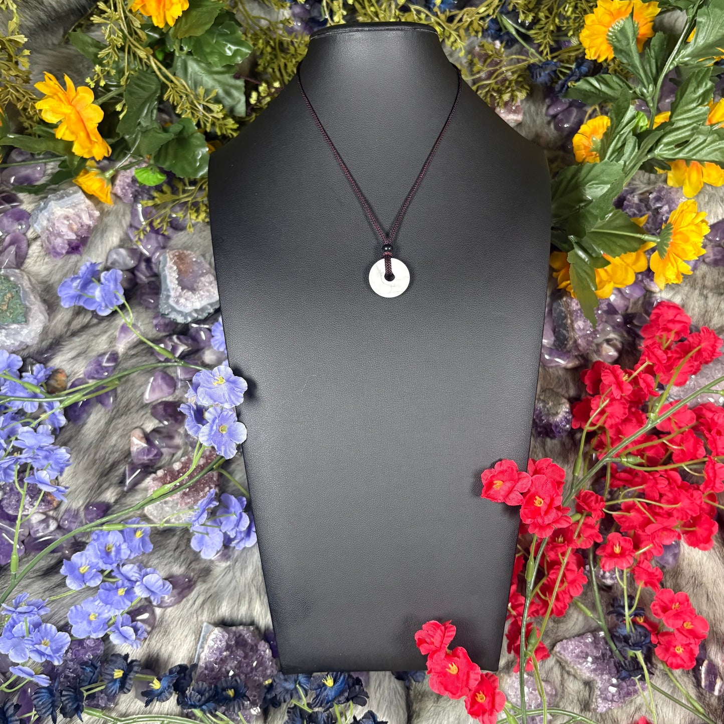 Howlite Eternal Circle Necklace